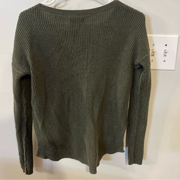 long sleeve shirt
brand hollister
size xs
good condition - Picture 3 of 3